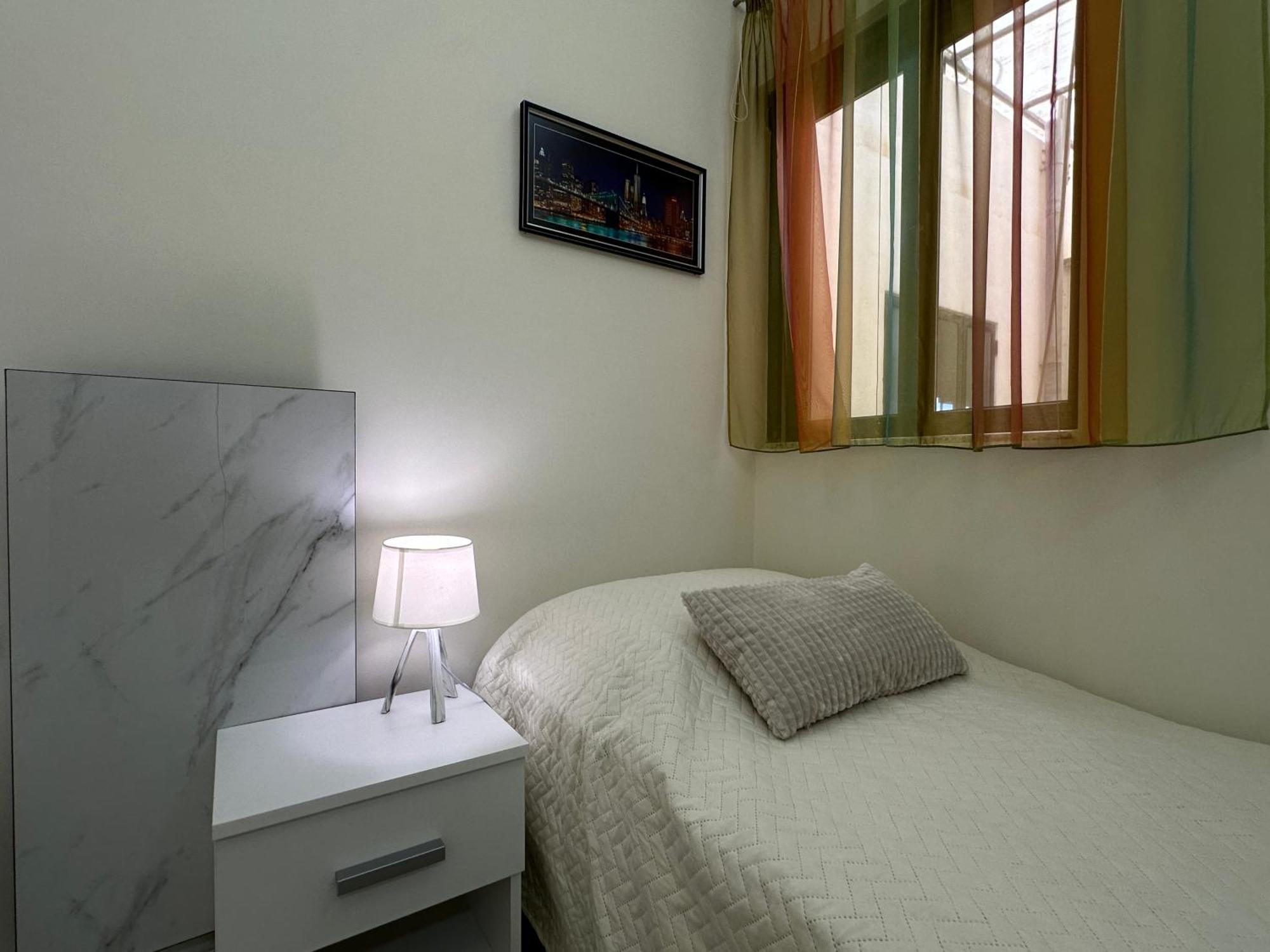 Lägenhet Spacious Airy Penthouse Near Bugibba Square St. Paul's Bay