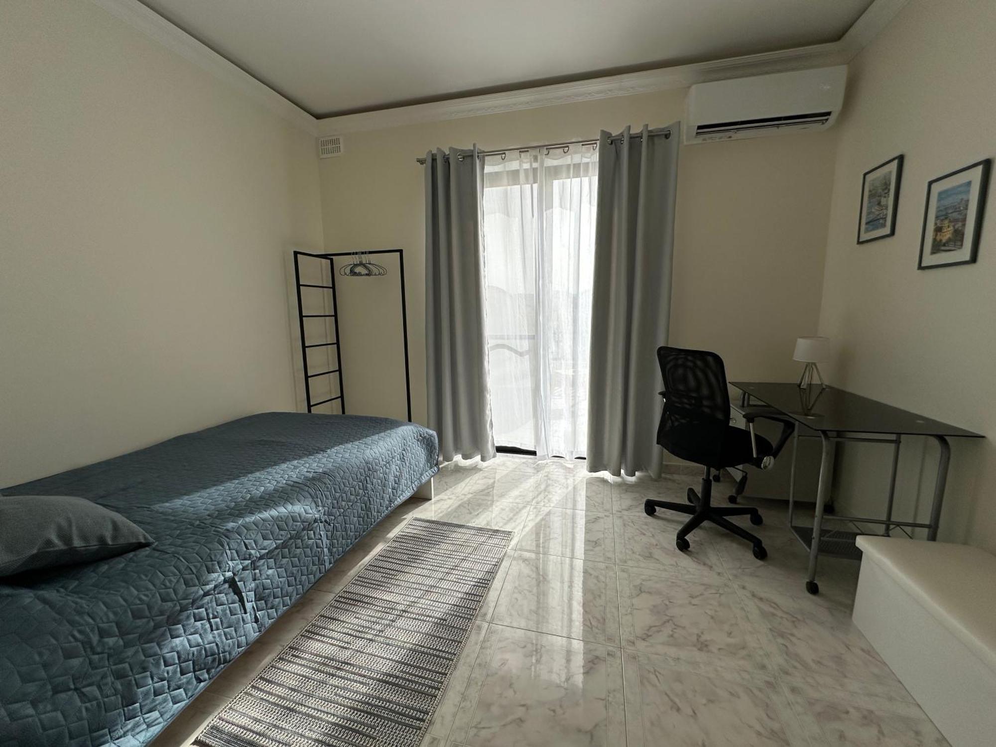 Lägenhet Spacious Airy Penthouse Near Bugibba Square St. Paul's Bay