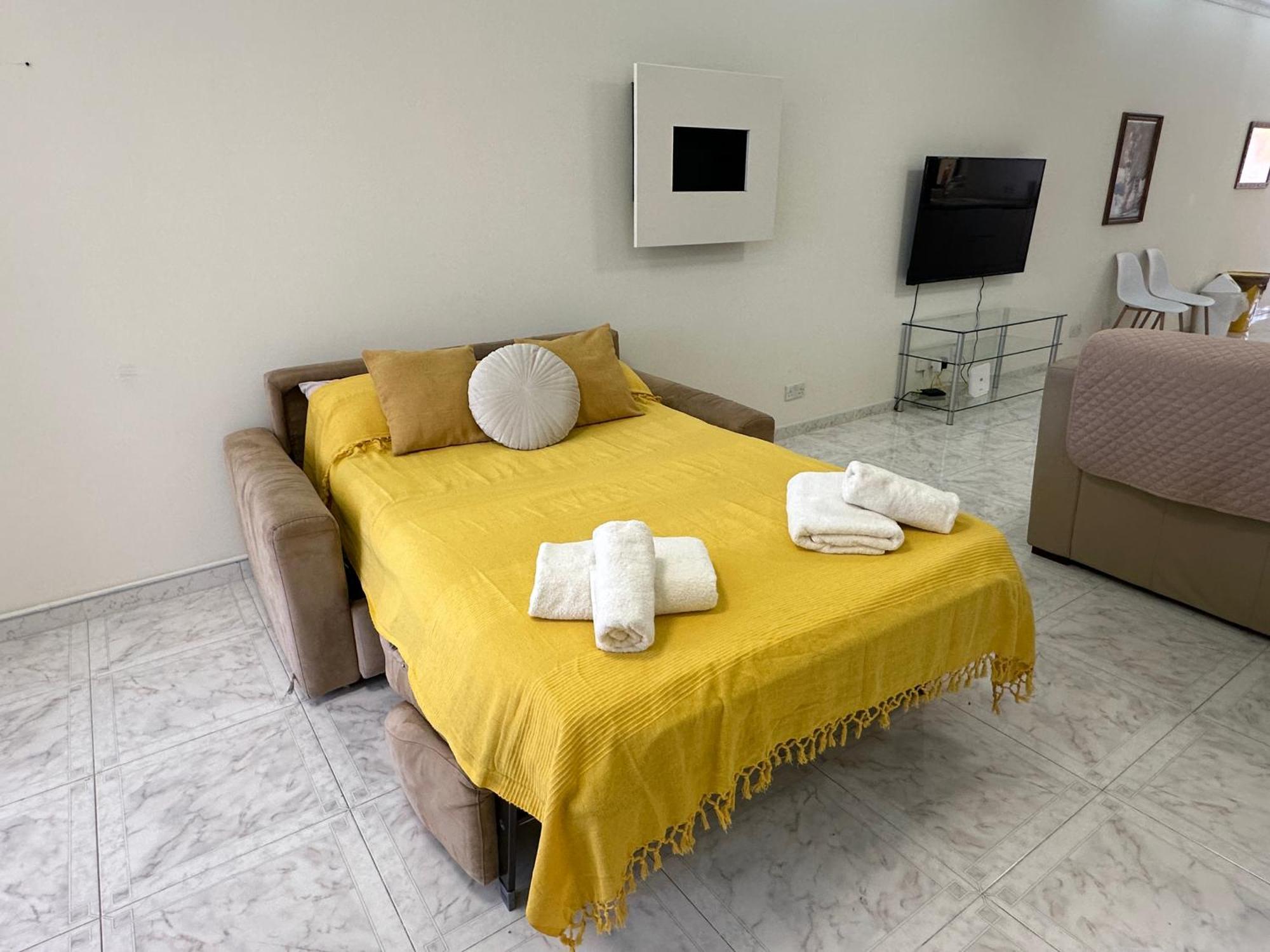 Lägenhet Spacious Airy Penthouse Near Bugibba Square